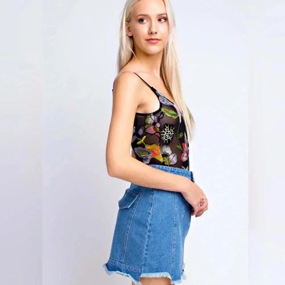 Honey Punch Semi Sheer Black/Floral Embroidered Bodysuit, Spaghetti Straps, Sz S - Picture 2 of 14